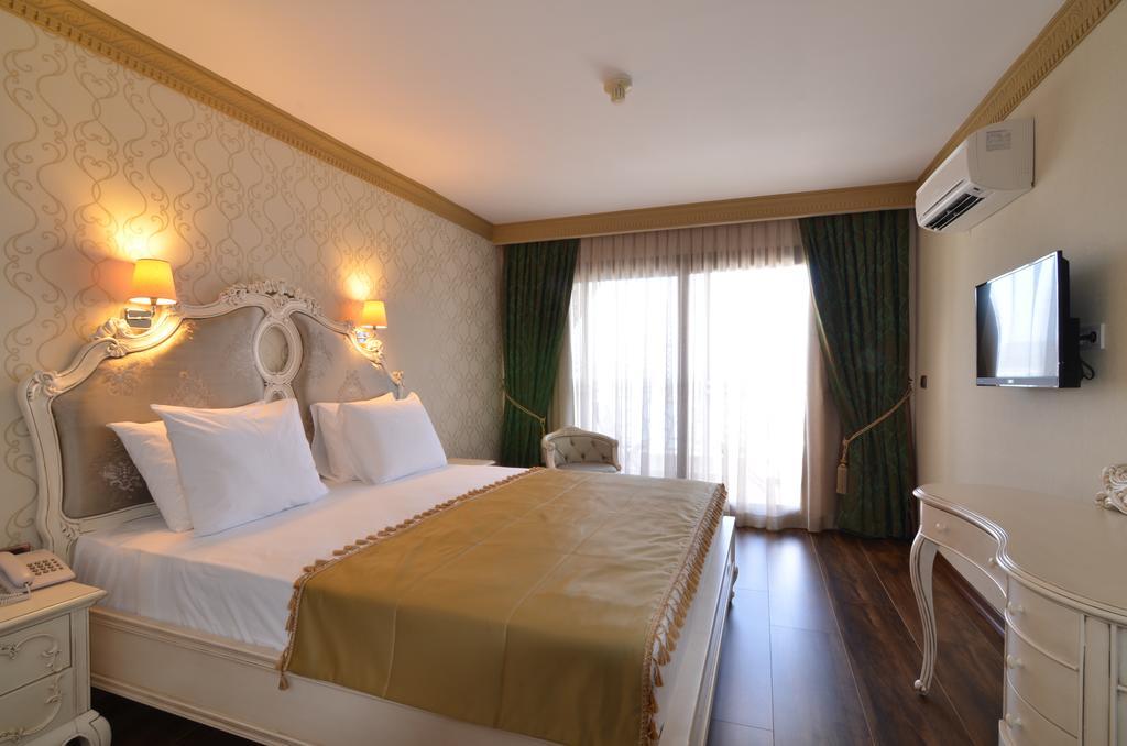 Suite with Direct Sea View